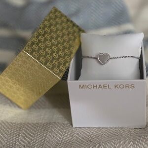 Michael Kors NIB Silver Heart Charm Bracelet